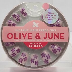 Olive & June Instant Mani Press-Ons • Chrome Petal Party • Round • Extra Short